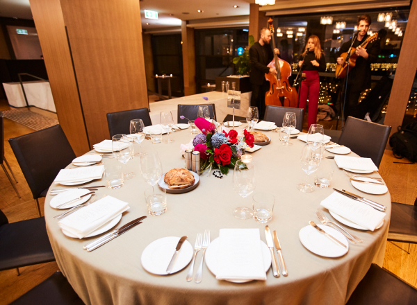 Table setting at Vivid 219